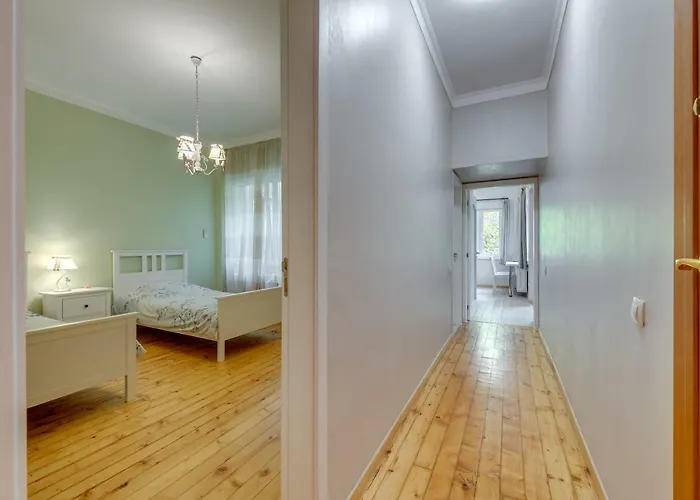 Central Apartment דירה *