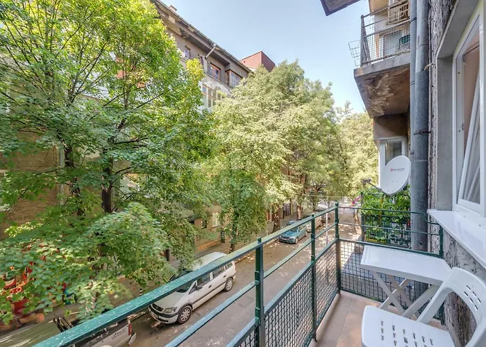 Central Apartment דירה *