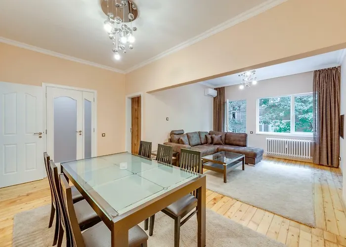 דירה Central Apartment